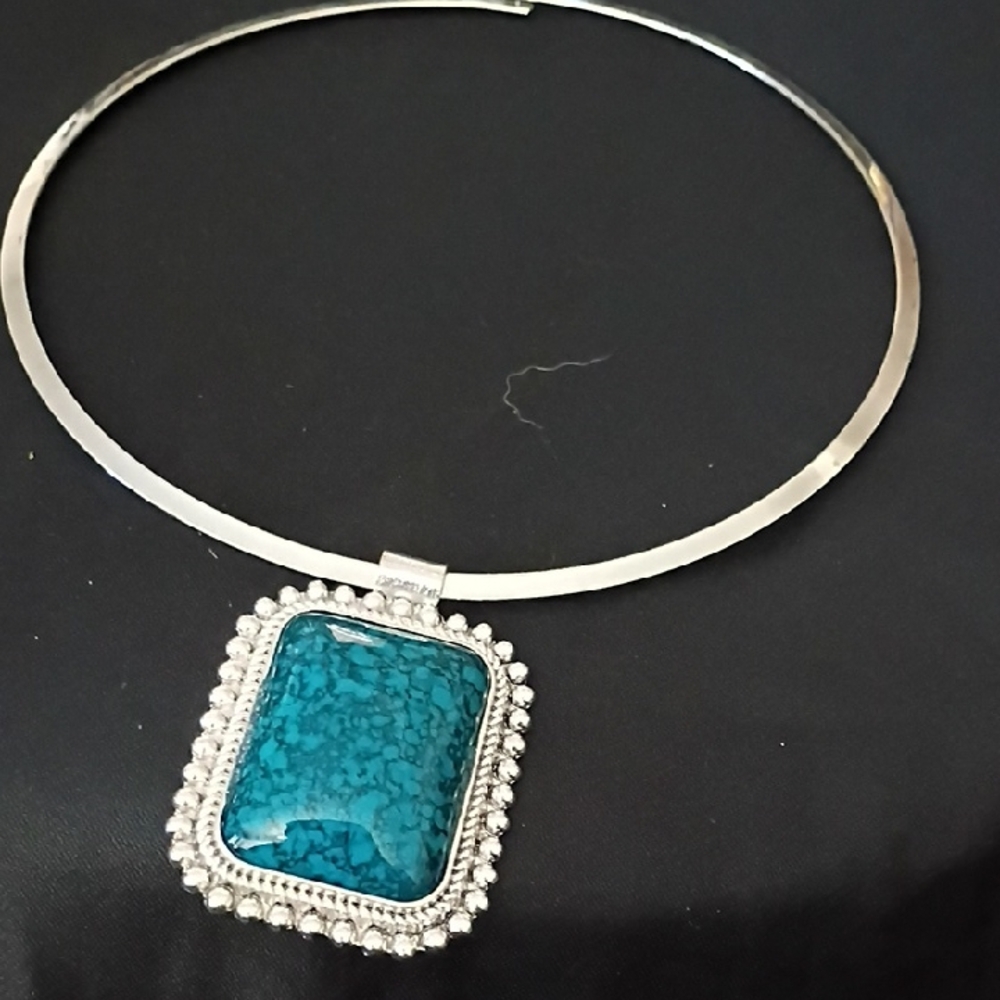 Elegant Silver Necklace with Faux Turquoise Pendant